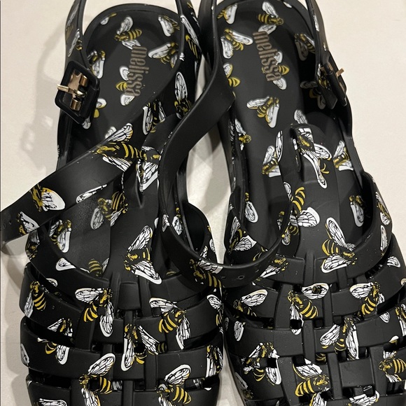 Melissa Coastal Cottage Core Bee black strap Sandals Made in Brazil size 8 - Picture 3 of 7